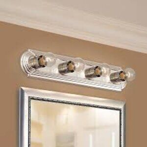 4 Bulb Traditional Vanity Light Bar